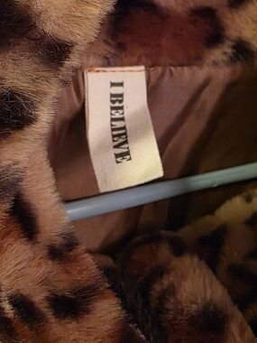 I BELIEVE Women's Leopard Faux-Fur Teddy Jacket in Brown
